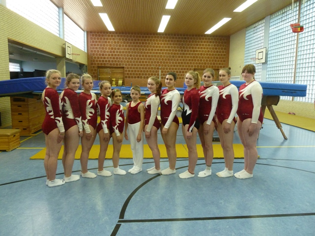 tl_files/TSV-Dielmissen/Bilder/2014/Bezirksliga Trampolin in Dielmissen/Lea, Marie, Ann Katrin, Stefanie, Kim, Eduard, Celina, Noemi, Lara, Lena, Michelle, Lorina.JPG
